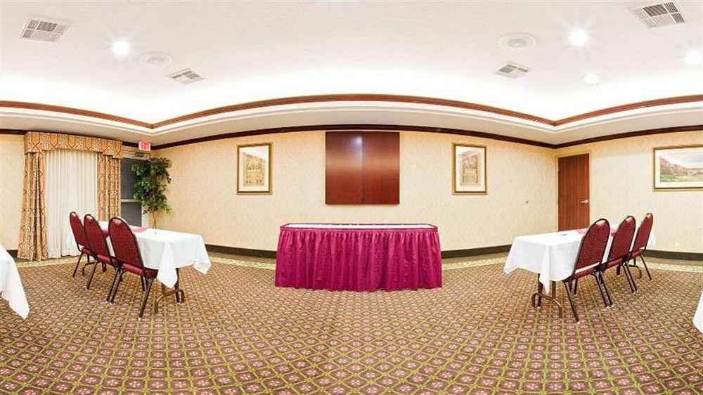 Holiday Inn Express Hotel & Suites Gainesville By Ihg Exterior foto
