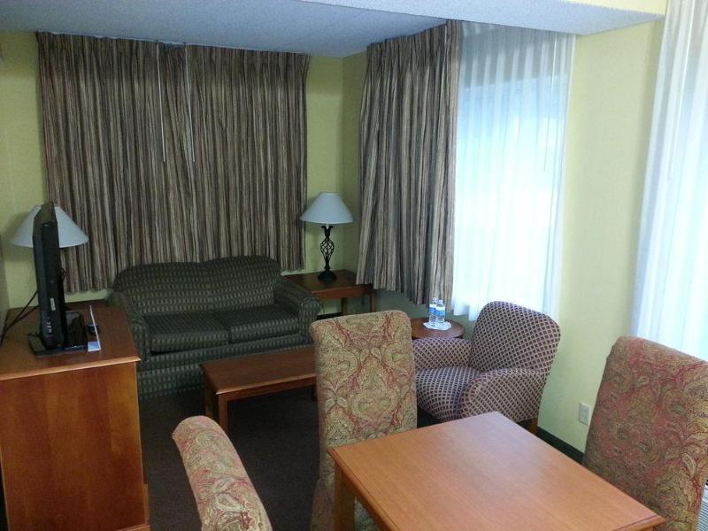 Holiday Inn Express Hotel & Suites Gainesville By Ihg Exterior foto